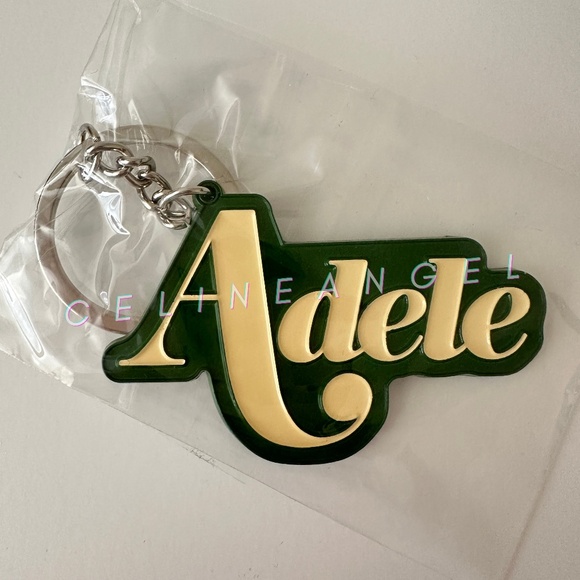 Official Weekends with Adele Keychain Las Vegas - Picture 1 of 3